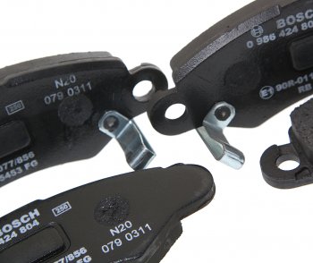 2 349 р. Колодки тормозные передние (4шт.) BOSCH Suzuki Swift ZC дорестайлинг, хэтчбэк 5 дв. (2003-2008)  с доставкой в г. Воронеж. Увеличить фотографию 2