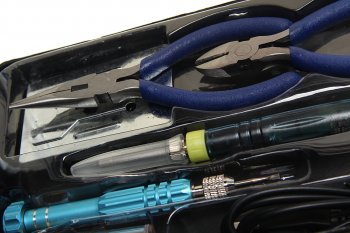 2 199 р. Набор для пайки (USB паяльник 8Вт,кусачки,тонкогубцы,подставка,припой,отвертка) REXANT REXANT 12-0168  с доставкой в г. Воронеж. Увеличить фотографию 3