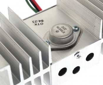 1 679 р. Преобразователь напряжения (инвертор) 24-12V 5А 40Вт ЭНЕРГОМАШ ЭНЕРГОМАШ 21.3759  с доставкой в г. Воронеж. Увеличить фотографию 4