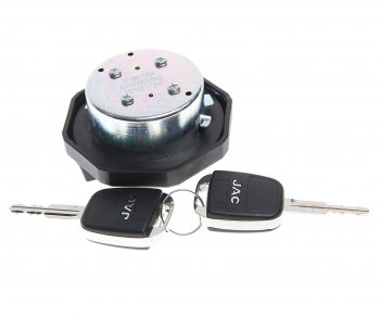 2 569 р. Крышка бака топливного JAC N75,N80,N120 КАМАЗ Компас-912 с ключами OE JAC 3704930le010  с доставкой в г. Воронеж. Увеличить фотографию 2