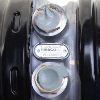 24 549 р. Энергоаккумулятор MERCEDES тип 20/24 (дисковый тормоз) WABCO WABCO 9254800050 WABCO 9254800050  с доставкой в г. Воронеж. Увеличить фотографию 3
