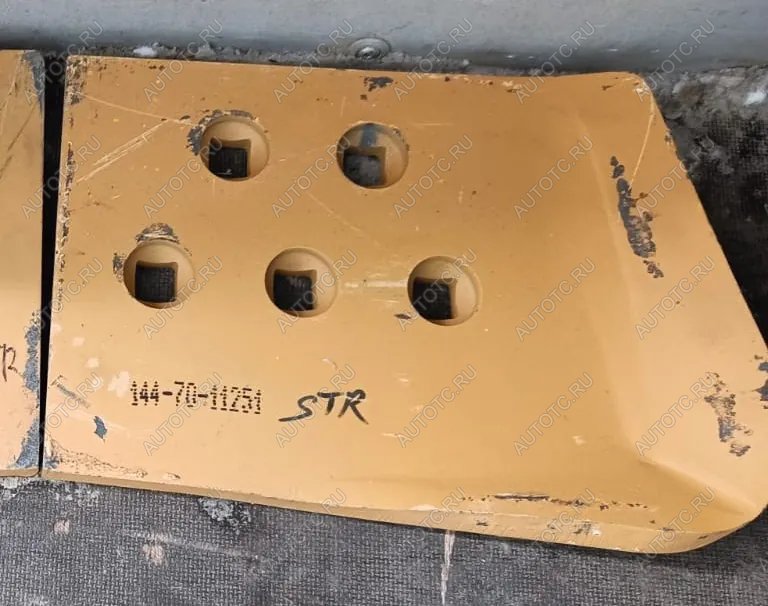 3 889 р. Нож боковой правый (5 отверстий) SD16 SHANTUI 16y-81-00003144-70-11261  с доставкой в г. Воронеж