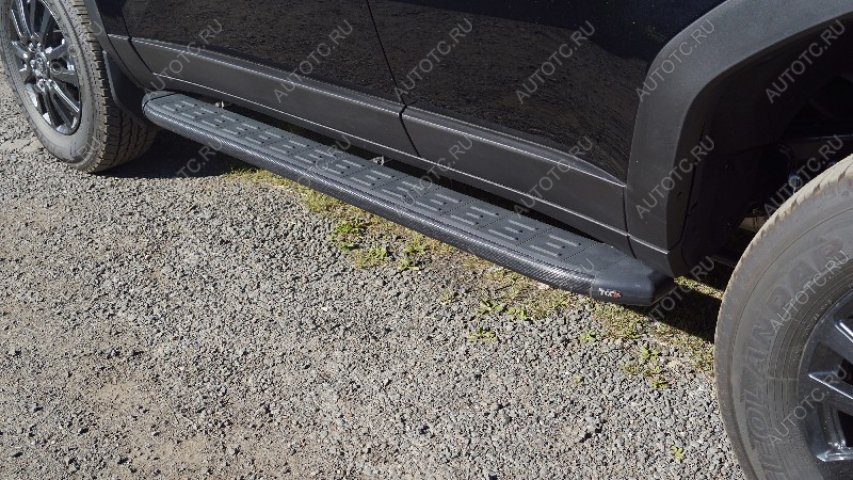 22 999 р. Пороги алюминиевые с пластиковой накладкой ТСС Тюнинг Toyota Land Cruiser Prado J250 (2023-2025) (карбон черные)  с доставкой в г. Воронеж