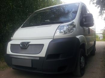 2 799 р. Защита радиатора (середина) Стрелка11 Стандарт  Peugeot Boxer  250 (2006-2014) (хром)  с доставкой в г. Воронеж. Увеличить фотографию 2