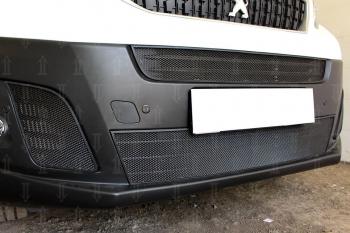 5 949 р. Защита радиатора (2 части центральные) Стрелка11 Стандарт Peugeot Expert K0 цельнометаллический фургон дорестайлинг (2016-2024) (черная)  с доставкой в г. Воронеж. Увеличить фотографию 2