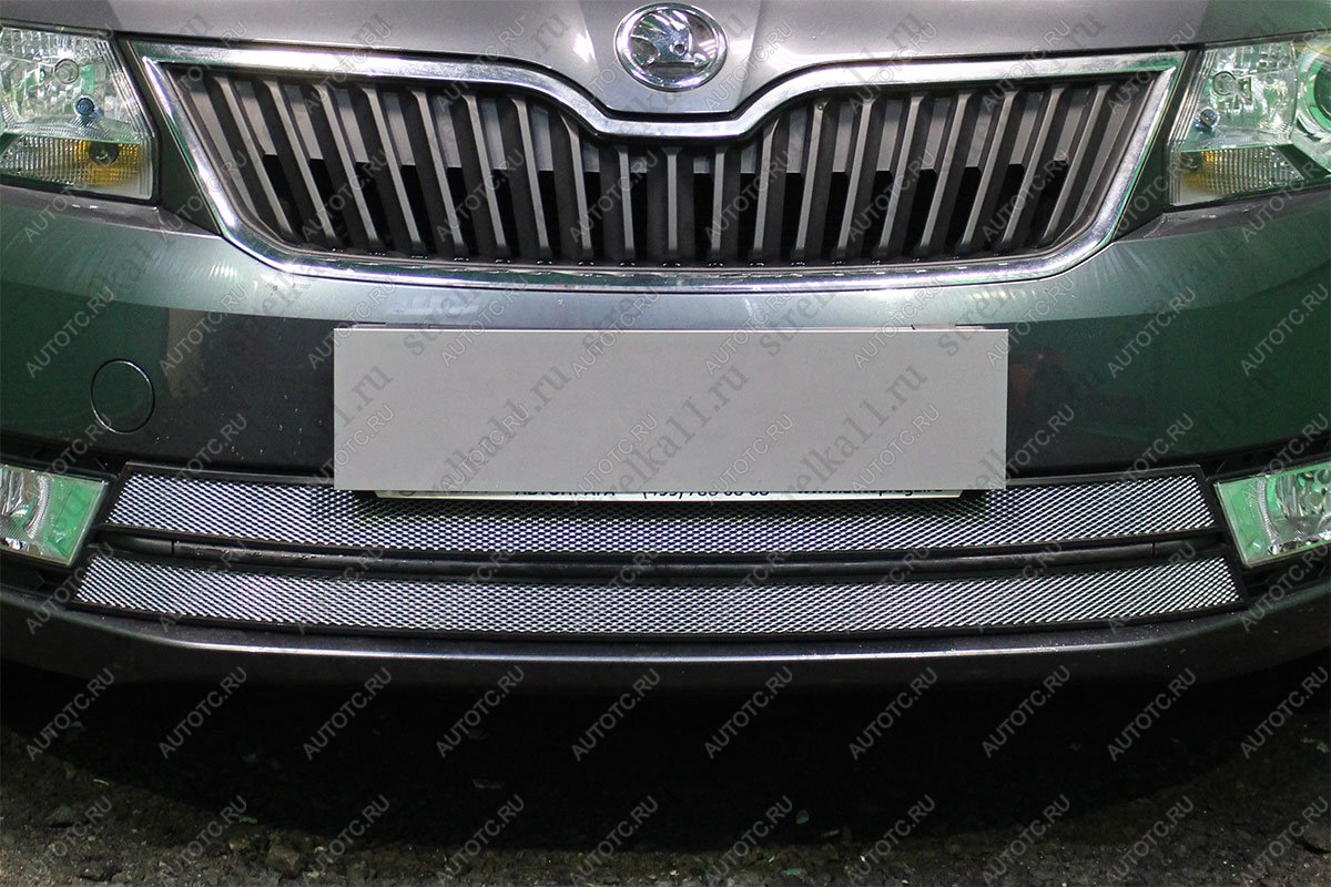5 649 р. Защита радиатора (2 части) Стрелка11 Стандарт  Skoda Rapid ( NH3,  NH1) (2012-2017) дорестайлинг лифтбэк, хэтчбэк дорестайлинг (хром)  с доставкой в г. Воронеж
