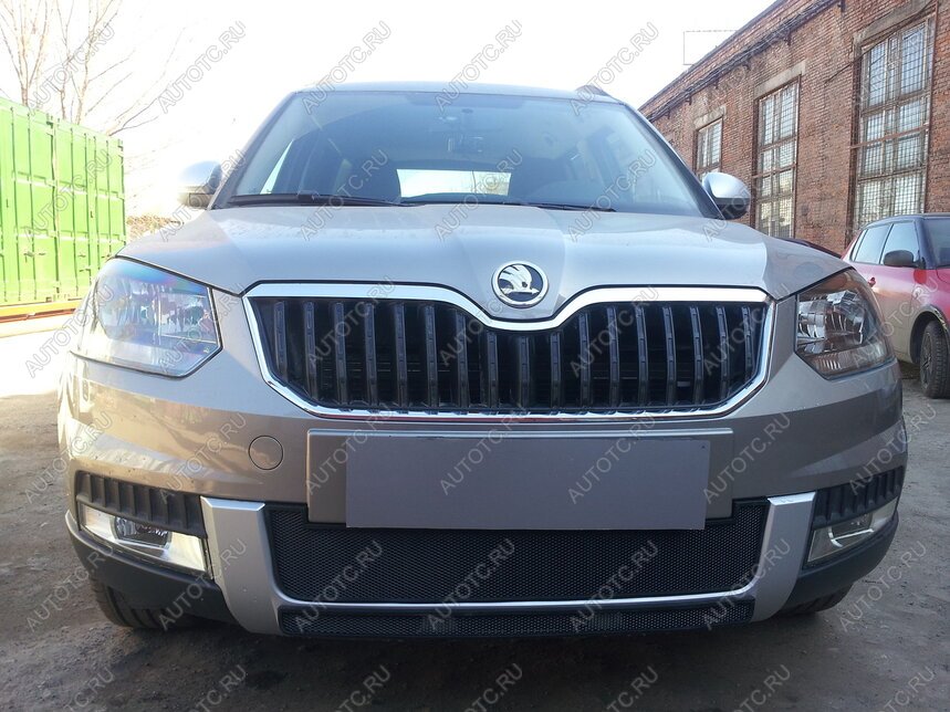 2 569 р. Защита радиатора (нижняя) (Outdoor) Стрелка11 Стандарт Skoda Yeti (2013-2018) (черная)  с доставкой в г. Воронеж