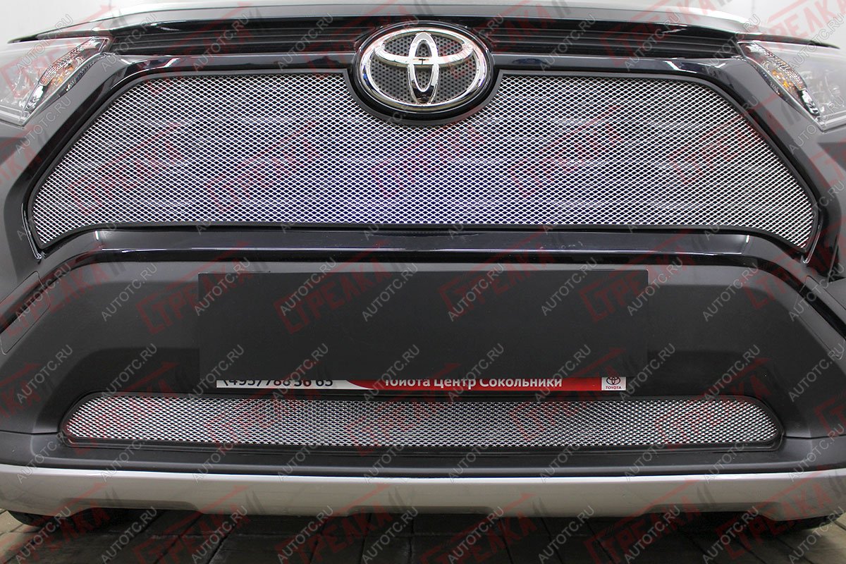 4 099 р. Защита радиатора (верх с парктроником и камерой) Стрелка11 Стандарт  Toyota RAV4  XA50 (2018-2025) 5 дв. дорестайлинг (хром)  с доставкой в г. Воронеж