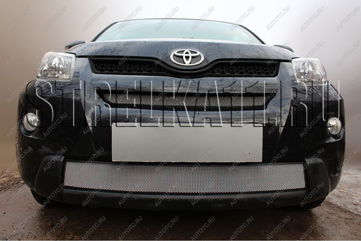 2 799 р. Защита радиатора (верх) Стрелка11 Стандарт  Toyota Urban Cruiser (2008-2016) 5 дв. (хром)  с доставкой в г. Воронеж