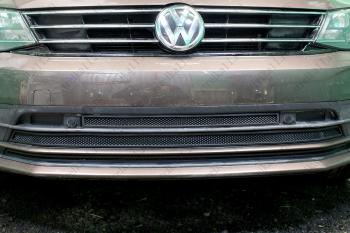 4 999 р. Защита радиатора (3 части) Стрелка11 Стандарт Volkswagen Jetta A6 седан рестайлинг (2015-2018) (черная)  с доставкой в г. Воронеж. Увеличить фотографию 1