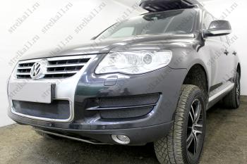 3 689 р. Защита радиатора (боковая 4 части) Стрелка11 Стандарт Volkswagen Touareg GP рестайлинг (2006-2010) (черная)  с доставкой в г. Воронеж. Увеличить фотографию 2
