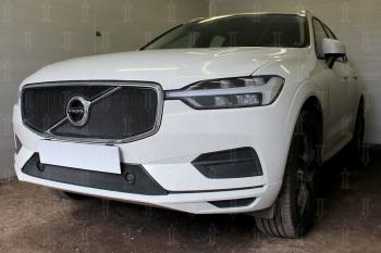 4 099 р. Защита радиатора (R-Design) (верх 2 части) Стрелка11 Стандарт Volvo XC60 (2017-2022) (черная)  с доставкой в г. Воронеж. Увеличить фотографию 2