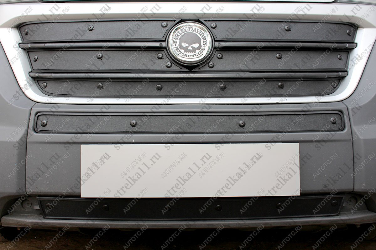 1 099 р. Зимняя заглушка решетки радиатора (низ) Стрелка11 Fiat Ducato 290 (2014-2025) (черная)  с доставкой в г. Воронеж