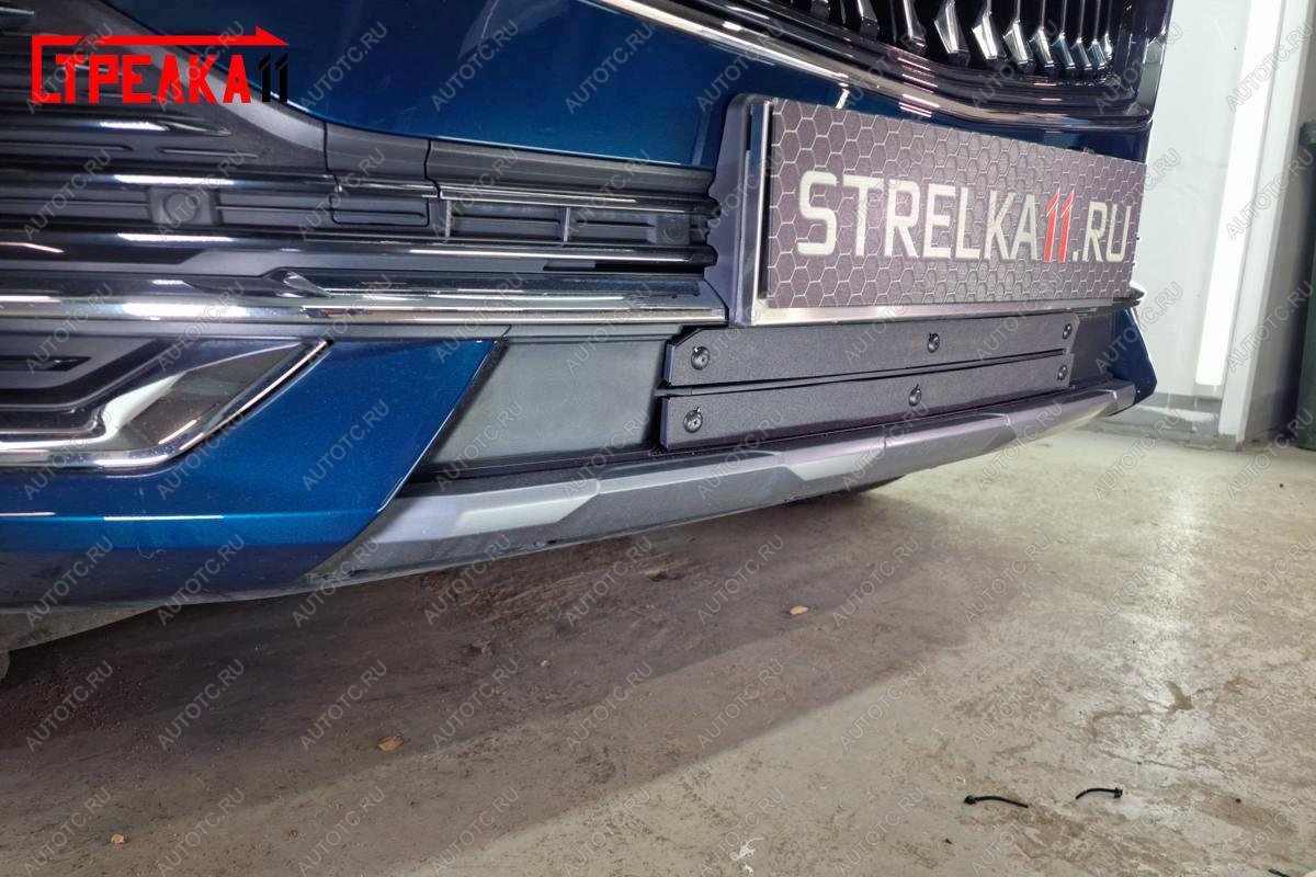 1 099 р. Зимняя заглушка решетки радиатора (2 части) Стрелка11  Geely Monjaro (2022-2025) (черная)  с доставкой в г. Воронеж