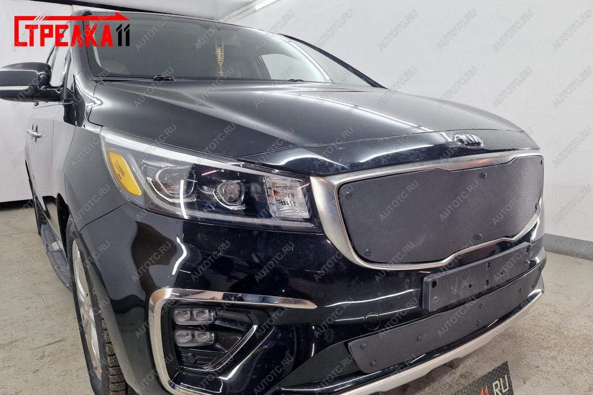 1 479 р. Зимняя заглушка решетки радиатора (верх) Стрелка11  KIA Carnival  YP (2018-2020) минивэн рестайлинг (черная)  с доставкой в г. Воронеж