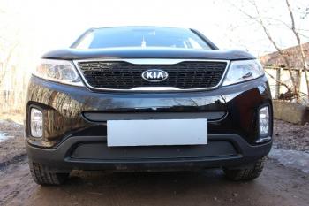 Зимняя заглушка решетки радиатора (середина) Стрелка11  KIA Sorento XM рестайлинг (2012-2015) ()