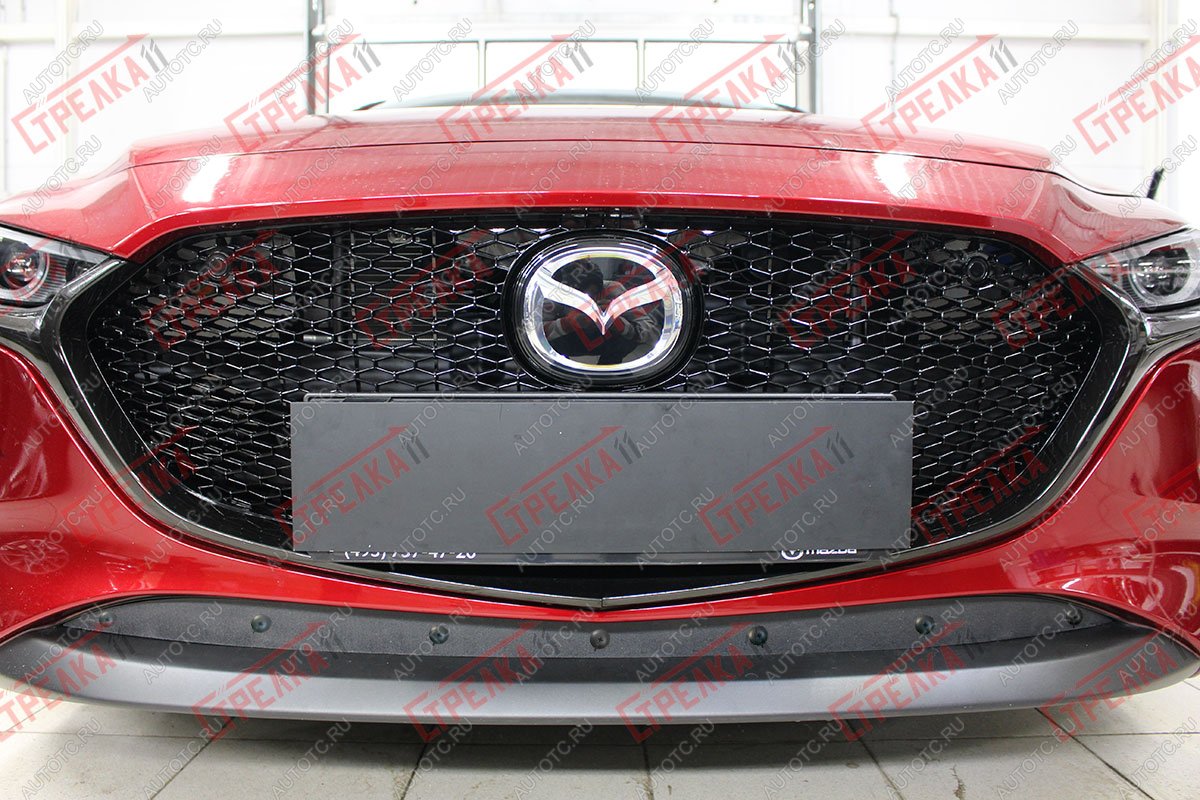 759 р. Зимняя заглушка решетки радиатора (низ) Стрелка11  Mazda 3/Axela  BP (2019-2025) хэтчбэк (черная)  с доставкой в г. Воронеж