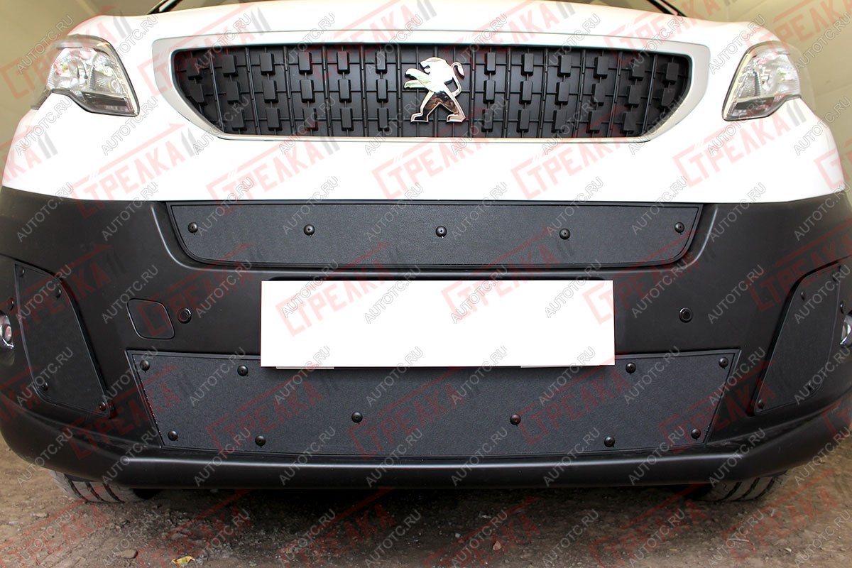 759 р. Зимняя заглушка решетки радиатора (верх) Стрелка11  Peugeot Expert  K0 (2016-2024) цельнометаллический фургон дорестайлинг (черная)  с доставкой в г. Воронеж