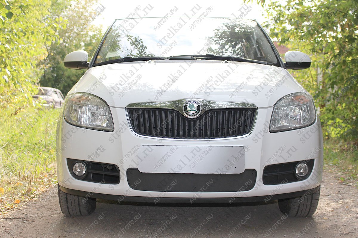 969 р. Зимняя заглушка решетки радиатора (низ) Стрелка11  Skoda Fabia  Mk2 (2007-2010) универсал дорестайлинг, хэтчбэк дорестайлинг (черная)  с доставкой в г. Воронеж