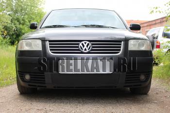 969 р. Зимняя заглушка решетки радиатора Стрелка11  Volkswagen Passat  B5.5 (2000-2005) седан рестайлинг, универсал рестайлинг (черная)  с доставкой в г. Воронеж. Увеличить фотографию 1