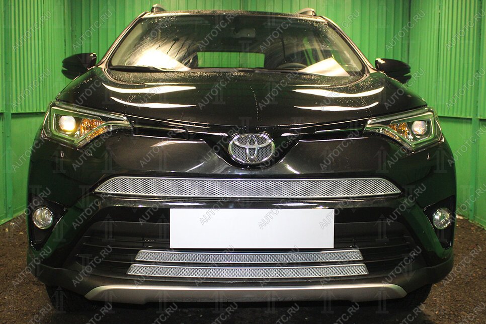 4 199 р. Защита радиатора (верх) Стрелка11 PREMIUM  Toyota RAV4  XA40 (2015-2019) 5 дв. рестайлинг (хром)  с доставкой в г. Воронеж