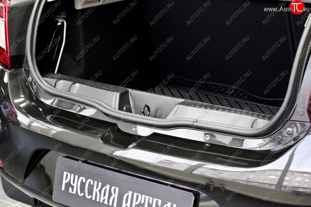 1 429 р. Пластиковый порожек в багажник автомобиля RA Renault Sandero (B8) дорестайлинг (2014-2018)  с доставкой в г. Воронеж