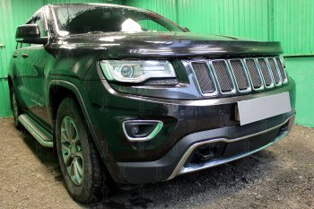 11 699 р. Защитная сетка в решетку радиатора (ячейка 4х10 мм, 7 частей, Overland, SRT8) Стрелка11 Премиум Jeep Grand Cherokee WK2 1-ый рестайлинг (2013-2018) (черная)  с доставкой в г. Воронеж. Увеличить фотографию 2