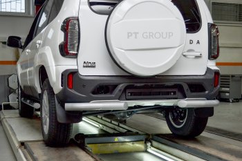 3 409 р. Защита заднего бампера (угловая Ø63 мм) Petroil Tuning Лада Нива Трэвел (212300-80) (2021-2025) (окраска в серебристый (Искра))  с доставкой в г. Воронеж. Увеличить фотографию 2