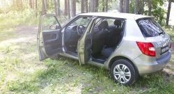 1 689 р. Накладки на порожки автомобиля RA (комплект 4 шт.) Skoda Fabia Mk2 хэтчбэк дорестайлинг (2007-2010)  с доставкой в г. Воронеж. Увеличить фотографию 2