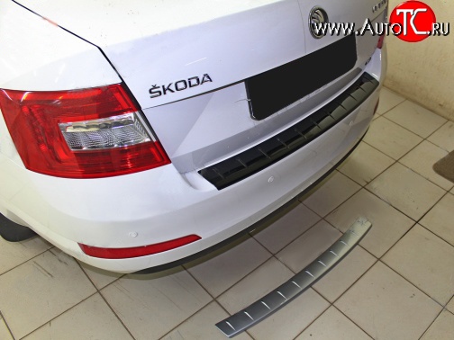 1 259 р. Накладка защитная на задний бампер Drive  Skoda Octavia  A7 (2012-2020) дорестайлинг лифтбэк, дорестайлинг универсал, рестайлинг лифтбэк, рестайлинг универсал (Глянец под окраску, Неокрашенная)  с доставкой в г. Воронеж