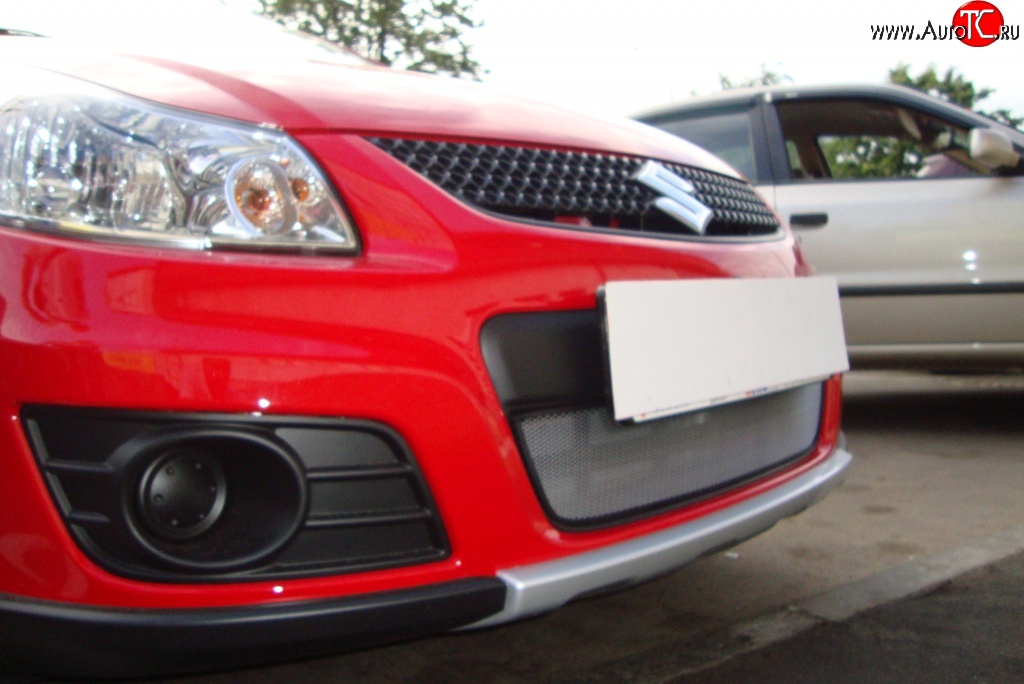 1 539 р. Сетка на бампер хетчбек (рестайлинг) Russtal (хром) Suzuki SX4 GYA,GYB  рестайлинг, хэтчбэк (2010-2016)  с доставкой в г. Воронеж