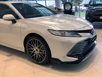16 899 р. Накладка переднего бампера HEMMES Toyota Camry XV70 дорестайлинг (2017-2021)  с доставкой в г. Воронеж. Увеличить фотографию 4