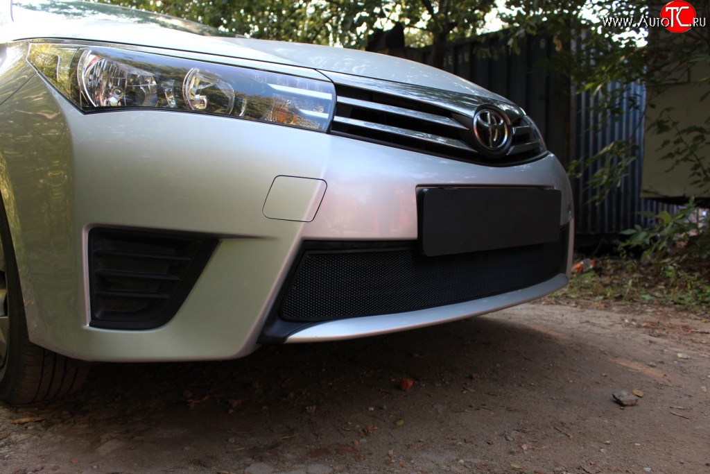 1 469 р. Сетка на бампер Russtal (черная) Toyota Corolla E180 рестайлинг (2016-2019)  с доставкой в г. Воронеж