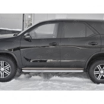 43 999 р. Порожки для ног (труба Ø63) SLITKOFF  Toyota Fortuner  AN160 (2015-2025) дорестайлинг, рестайлинг (лист - нержавейка, профиль - нержавейка)  с доставкой в г. Воронеж. Увеличить фотографию 2