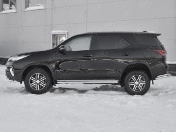 32 849 р. Защита порогов (труба d63 мм с листом) SLITKOFF Toyota Fortuner AN160 дорестайлинг (2015-2020) (Лист алюминий/профиль нержавейка)  с доставкой в г. Воронеж. Увеличить фотографию 3