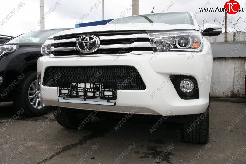 1 499 р. Защитная решётка в воздуховод автомобиля Russtal (черная) Toyota Hilux AN120 дорестайлинг (2016-2020)  с доставкой в г. Воронеж