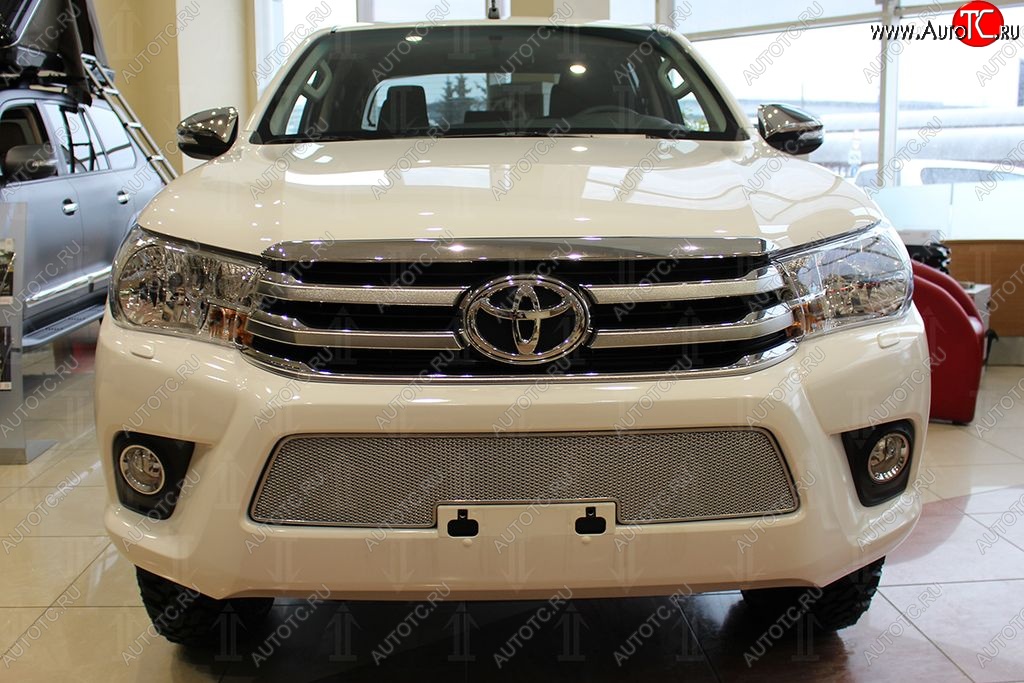 1 569 р. Защитная решётка в воздуховод автомобиля Russtal (хром) Toyota Hilux AN120 дорестайлинг (2016-2020)  с доставкой в г. Воронеж