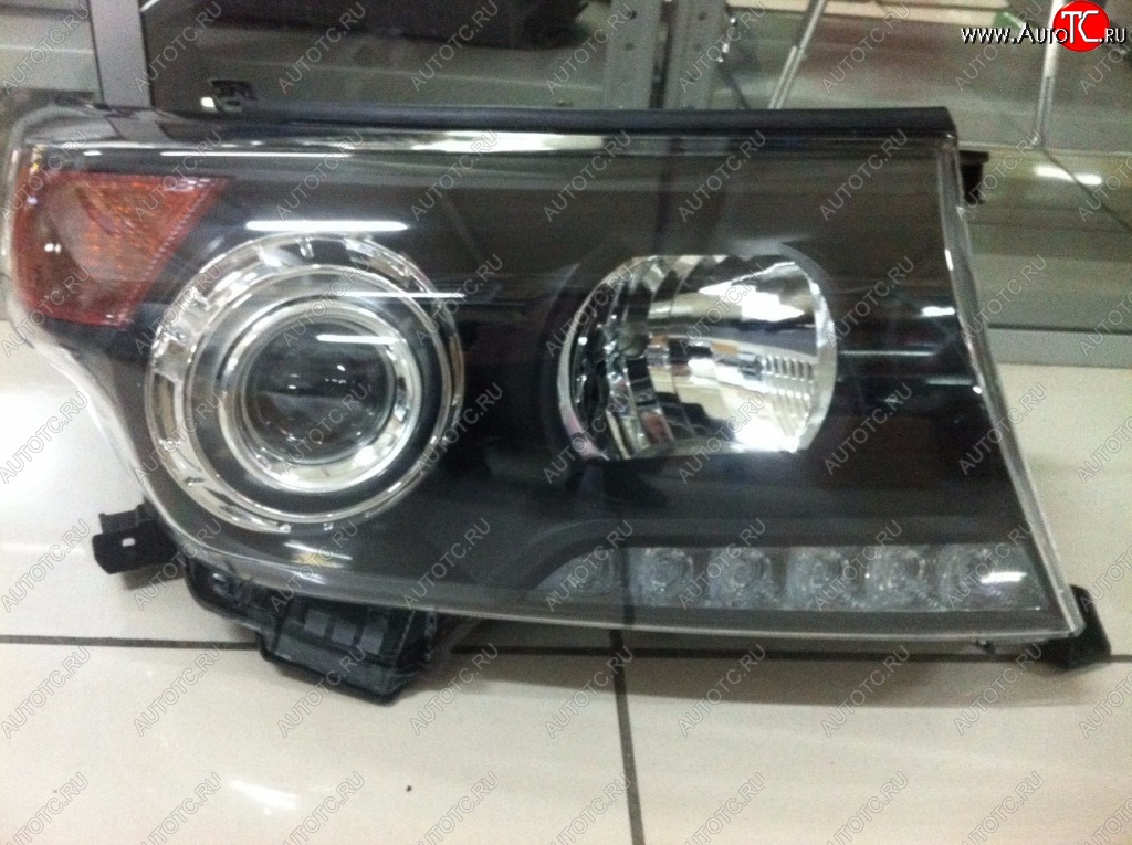 9 999 р. Правая фара SAT (чёрная Brownstone) Toyota Land Cruiser 200 дорестайлинг (2007-2012)  с доставкой в г. Воронеж
