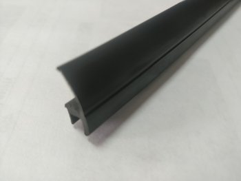 Универсальный уплотнитель FlexLine (18 mm, 1 погонный метр) Volkswagen Beetle A5 (5С1) хэтчбэк 3 дв. дорестайлинг (2011-2016)