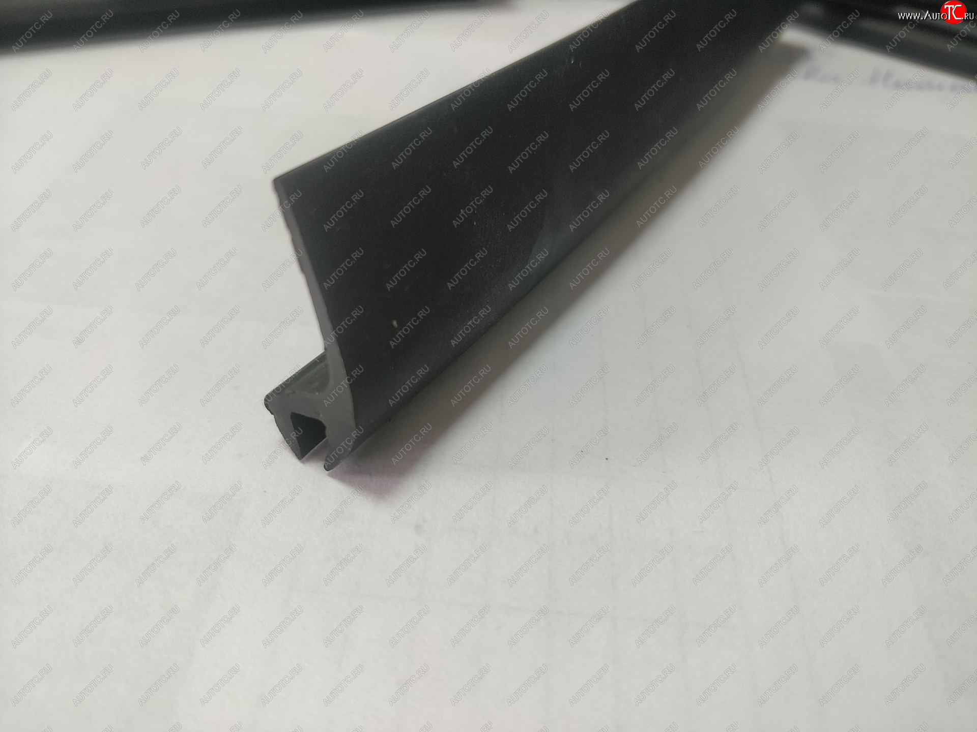 239 р. Универсальный уплотнитель FlexLine (26 mm, 1 погонный метр) INFINITI FX35 S50 дорестайлинг (2002-2005)  с доставкой в г. Воронеж