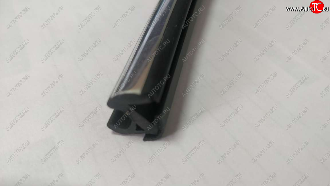 109 р. Универсальный уплотнитель FlexLine (8 mm U-LIP 2 лепестка, хромированная полоса, 1 погонный метр) INFINITI FX35 S50 дорестайлинг (2002-2005)  с доставкой в г. Воронеж
