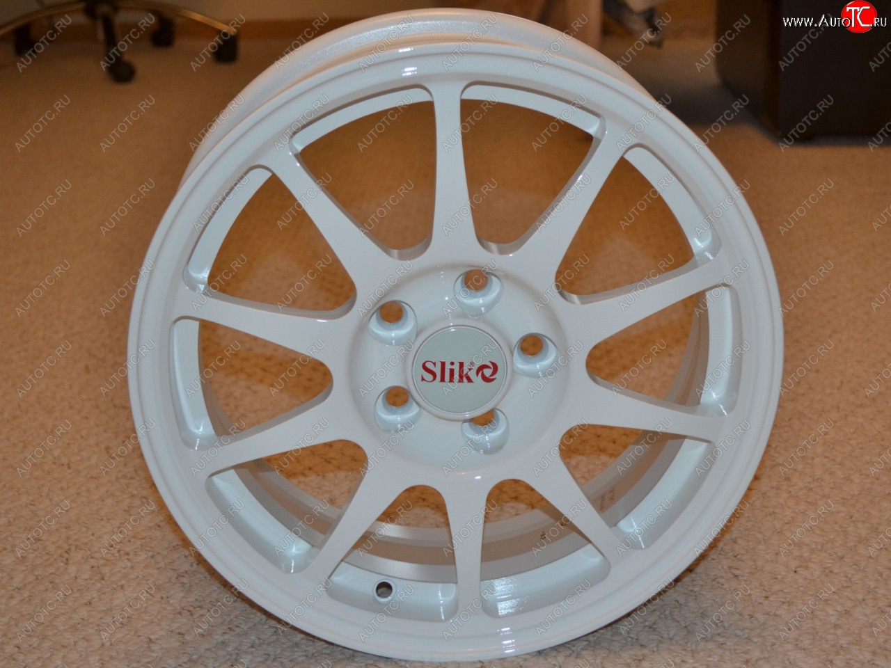 14 799 р. Кованый диск Slik Classik 6x15 (Белый)   (Цвет: Белый)  с доставкой в г. Воронеж