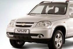 9 999 р. Передний бампер (рестайлинг) Бертоне  Chevrolet Niva  2123 (2009-2020), Лада 2123 (Нива Шевроле) (2009-2021) (Окрашенный (комплектация Люкс))  с доставкой в г. Воронеж. Увеличить фотографию 1