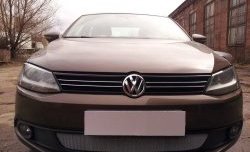 1 539 р. Сетка на бампер Russtal (хром)  Volkswagen Jetta  A6 (2011-2015) седан дорестайлинг  с доставкой в г. Воронеж. Увеличить фотографию 2