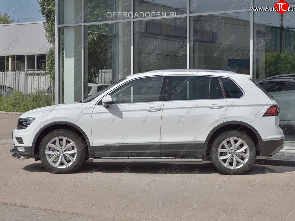 19 399 р. Пороги труба 120х60 овал с проступью Russtal Volkswagen Tiguan Mk2 дорестайлинг (2016-2020)  с доставкой в г. Воронеж