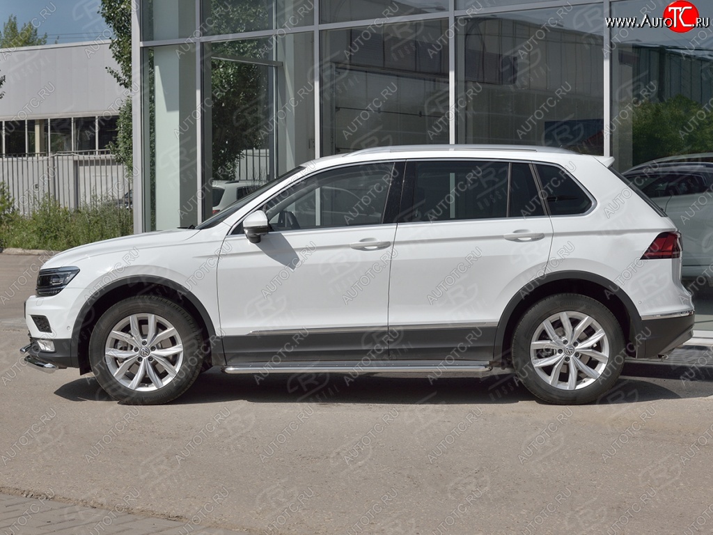 35 549 р. Порожки для ног (труба Ø42) SLITKOFF  Volkswagen Tiguan  Mk2 (2016-2020) дорестайлинг (лист - нержавейка, профиль - нержавейка)  с доставкой в г. Воронеж
