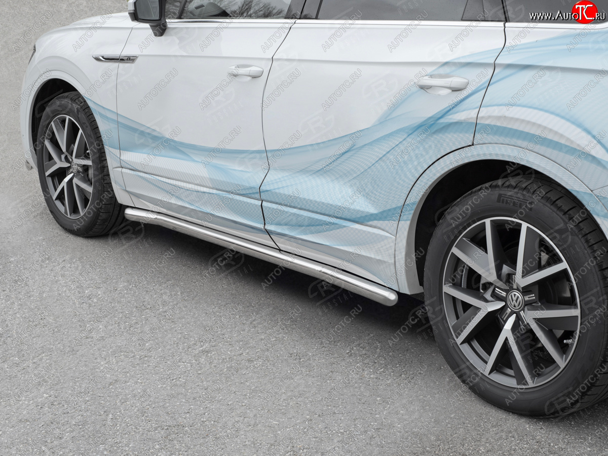 19 299 р. Защита порогов (Ø63 мм) SLITKOFF Volkswagen Touareg CR (2018-2025) (торцы круглые 90°, полированная нержавейка)  с доставкой в г. Воронеж