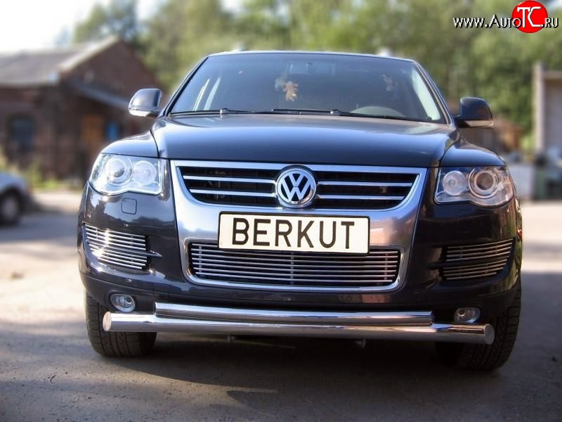 10 799 р. Декоративная вставка воздухозаборника Berkut Volkswagen Touareg 1 GP рестайлинг (2006-2010)  с доставкой в г. Воронеж