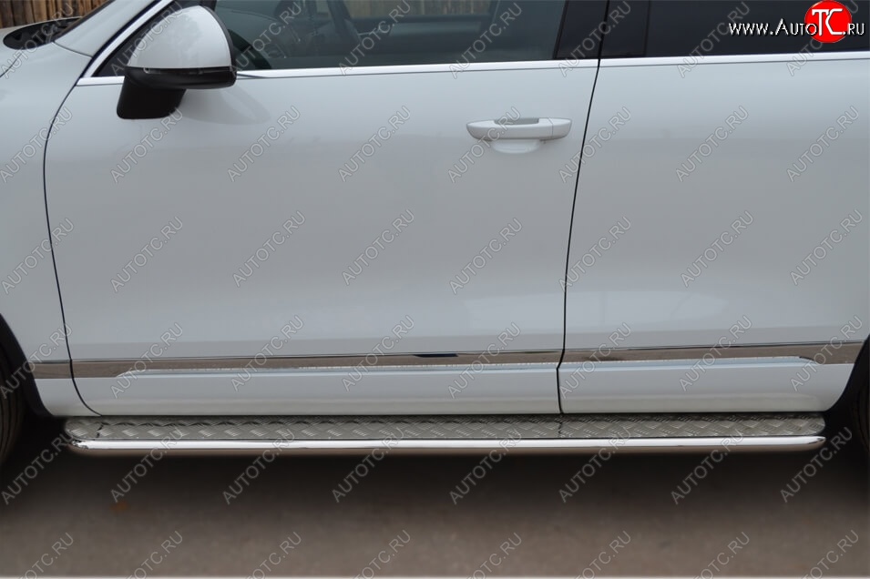 22 999 р. Широкая защита порогов с трубой d42 мм SLITKOFF v2  Volkswagen Touareg  NF (2010-2014) дорестайлинг  с доставкой в г. Воронеж